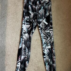 Nike Legend Dri-FIT Leggings Women’s Small Geometric Pattern